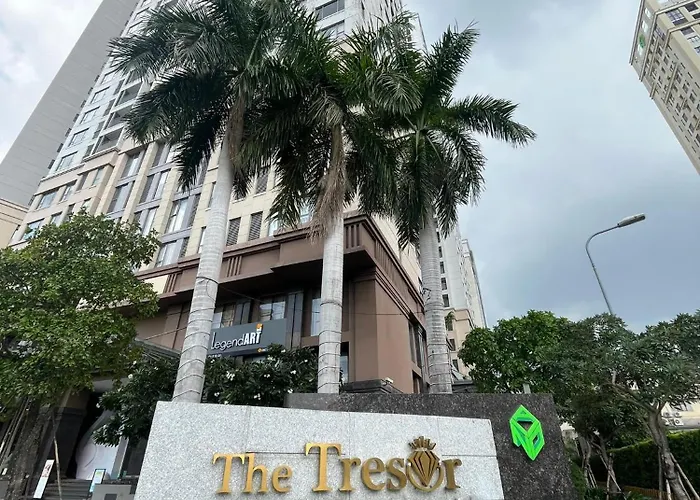 Tropical House - New Apartment At Tresor